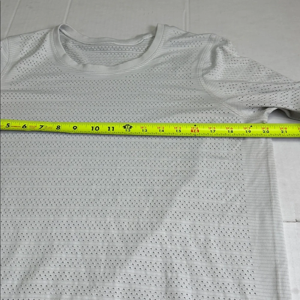 Lululemon Womens‎ Long Sleeve Top Breeze By Lightweight Gym Activewear